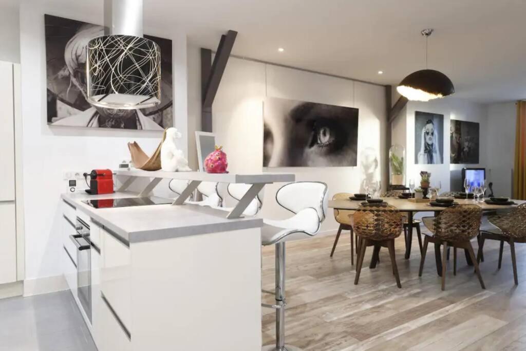 Reims Centre : Appartement Lumineux Et Atypique 46, Place D'Erlon 外观 照片