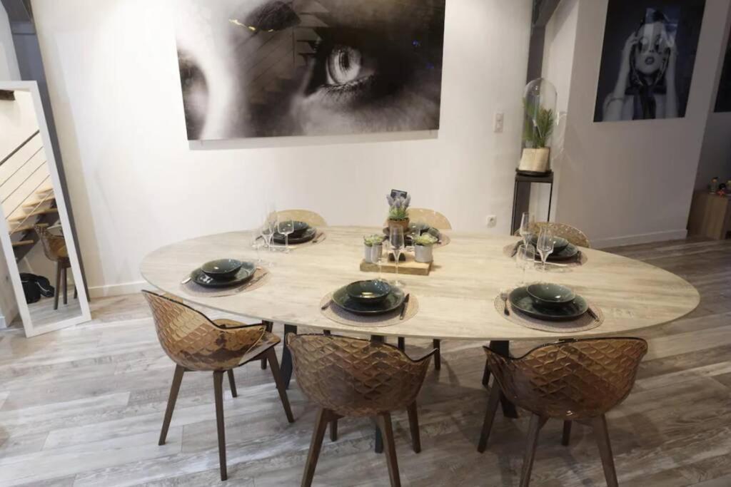 Reims Centre : Appartement Lumineux Et Atypique 46, Place D'Erlon 外观 照片