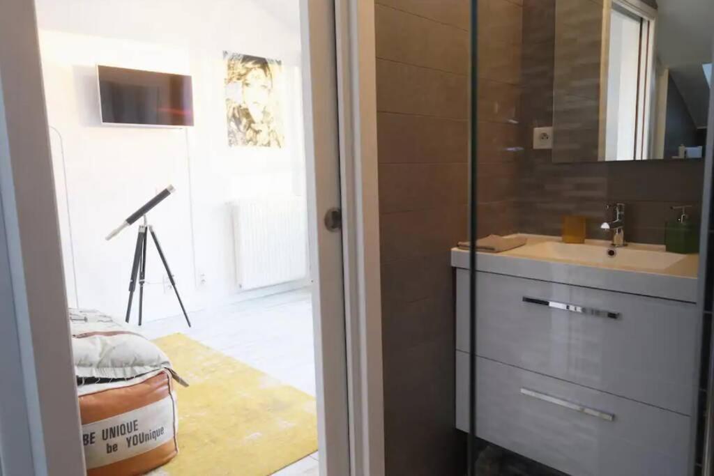 Reims Centre : Appartement Lumineux Et Atypique 46, Place D'Erlon 外观 照片